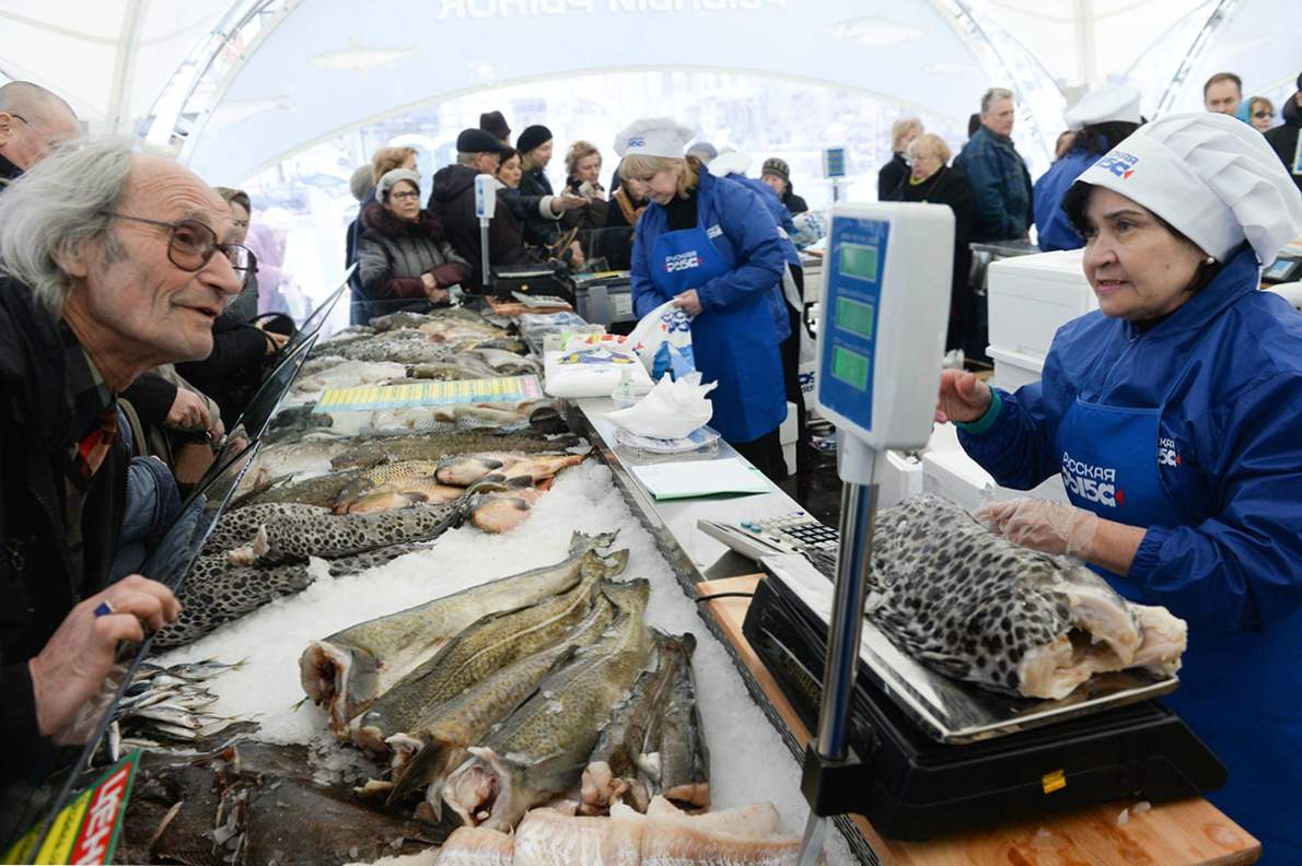 Где открылся рыбный рынок в москве. Рыбная неделя в Москве. Центры рыбного промысла в России. Рыбная ярмарка на площади революции. Рыбная столица России.